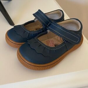 Navy Livie & Lucas sz 7